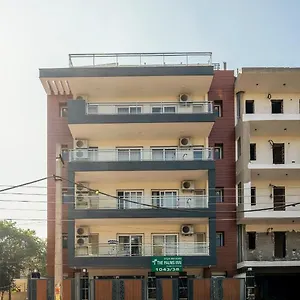 Hotel The Palms I Near Medanta Medicity I Sec-38