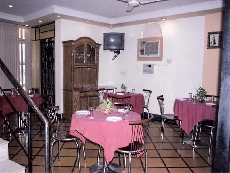 Hotel Queens Residency Gurgaon